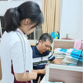 铸魂强师 奋进有我 | 普宁市华侨中学高考成绩优秀团队师生风采(三)-第14张图片-四季读书网 铸魂强师 奋进有我 | 普宁市华侨中学高考成绩优秀团队师生风采(三)-第14张图片-四季读书网
