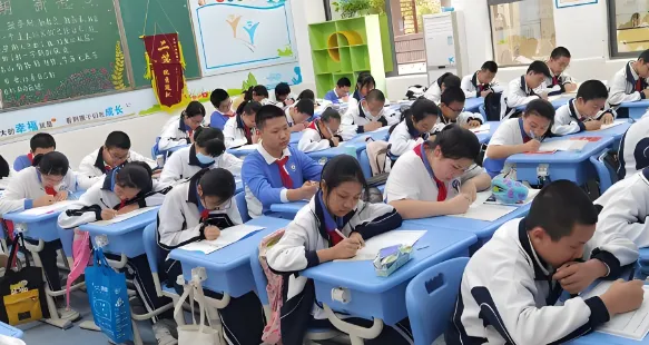 一位初一班主任的肺腑之言: 开学没做这几件事的孩子,开学两月就“报废”!-第1张图片-四季读书网 一位初一班主任的肺腑之言: 开学没做这几件事的孩子,开学两月就“报废”!-第1张图片-四季读书网