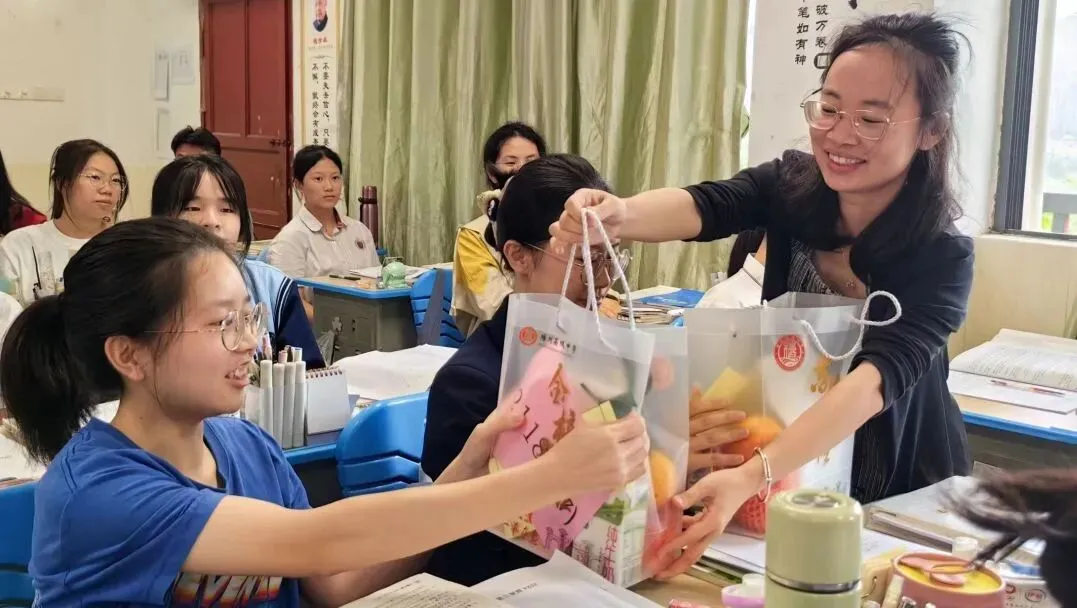 爱心加餐 助赢高考 ——梧州高中高三备考攻坚阶段营养加餐活动-第5张图片-四季读书网 爱心加餐 助赢高考 ——梧州高中高三备考攻坚阶段营养加餐活动-第5张图片-四季读书网