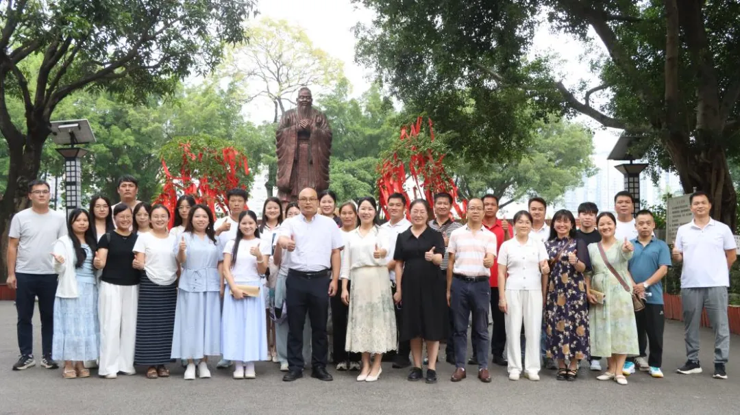 共研中考备考 同促课堂提质——来宾市第十中学到南宁市第十七中学开展第四期校际交流活动-第5张图片-四季读书网 共研中考备考 同促课堂提质——来宾市第十中学到南宁市第十七中学开展第四期校际交流活动-第5张图片-四季读书网