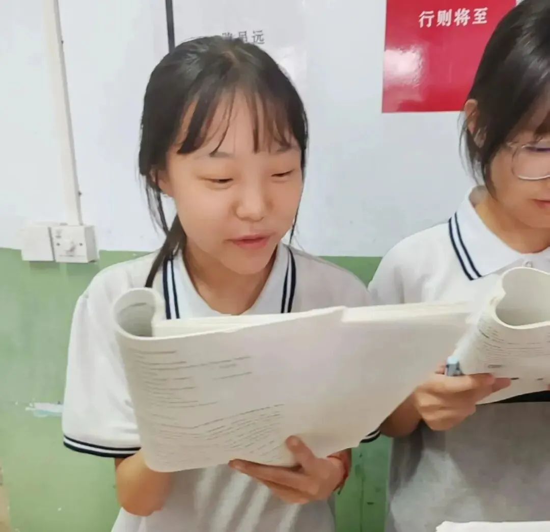 【初中分校】小队 担当筑成长|初三年级优秀小组长梁师菡-第5张图片-四季读书网 【初中分校】小队 担当筑成长|初三年级优秀小组长梁师菡-第5张图片-四季读书网