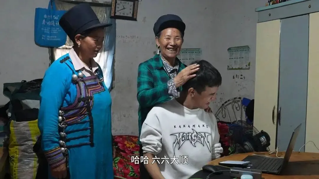 高考606分!脑瘫少年陈文杰的“逆袭”:凉山的山,挡不住向上的人-第5张图片-四季读书网 高考606分!脑瘫少年陈文杰的“逆袭”:凉山的山,挡不住向上的人-第5张图片-四季读书网
