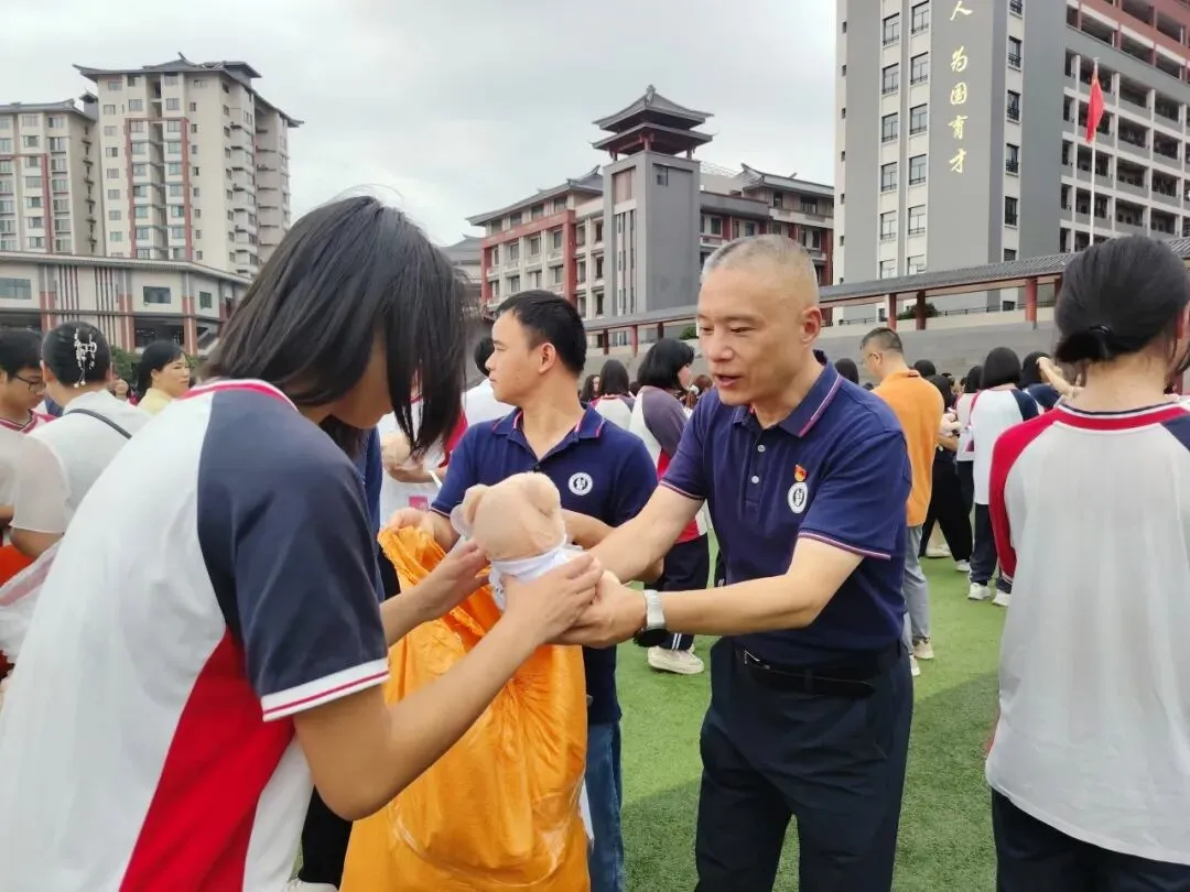 你乘风破浪,我全程护航 ——2026届中考,桂林市尚贤学校暖心送考-第44张图片-四季读书网