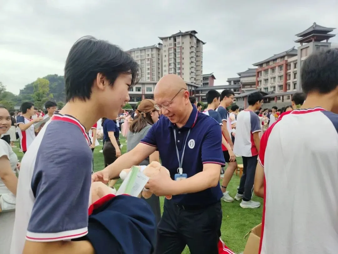 你乘风破浪,我全程护航 ——2026届中考,桂林市尚贤学校暖心送考-第45张图片-四季读书网