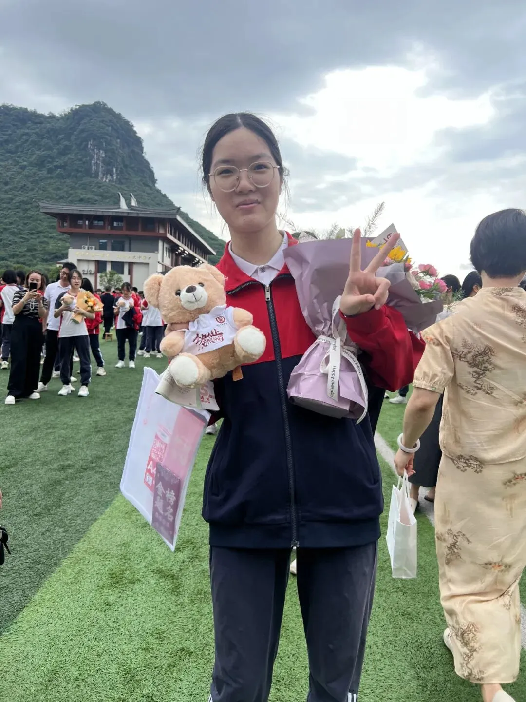 你乘风破浪,我全程护航 ——2026届中考,桂林市尚贤学校暖心送考-第49张图片-四季读书网