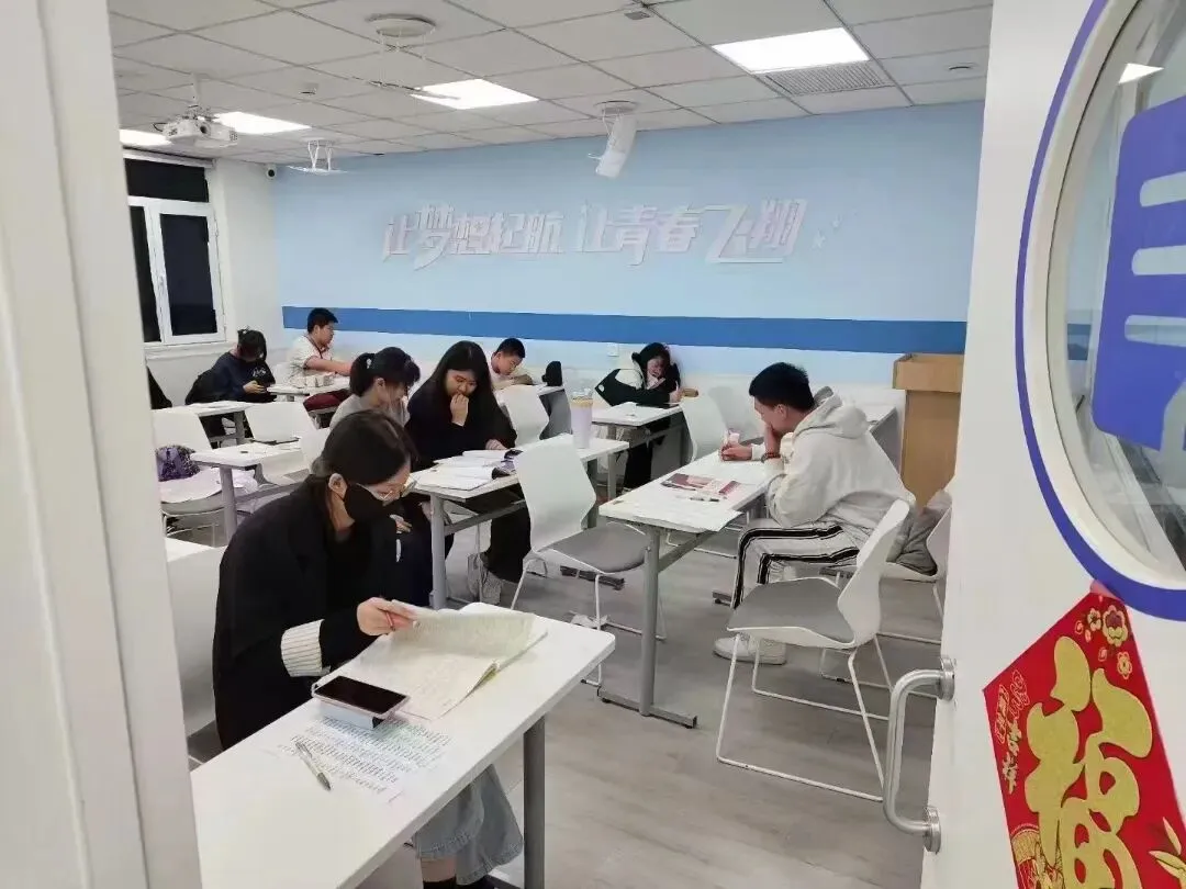 廊坊中高考冲刺招生|100-300元/小时,弱科专项+单词速记+艺考文化课,班型丰富价格透明-第8张图片-四季读书网