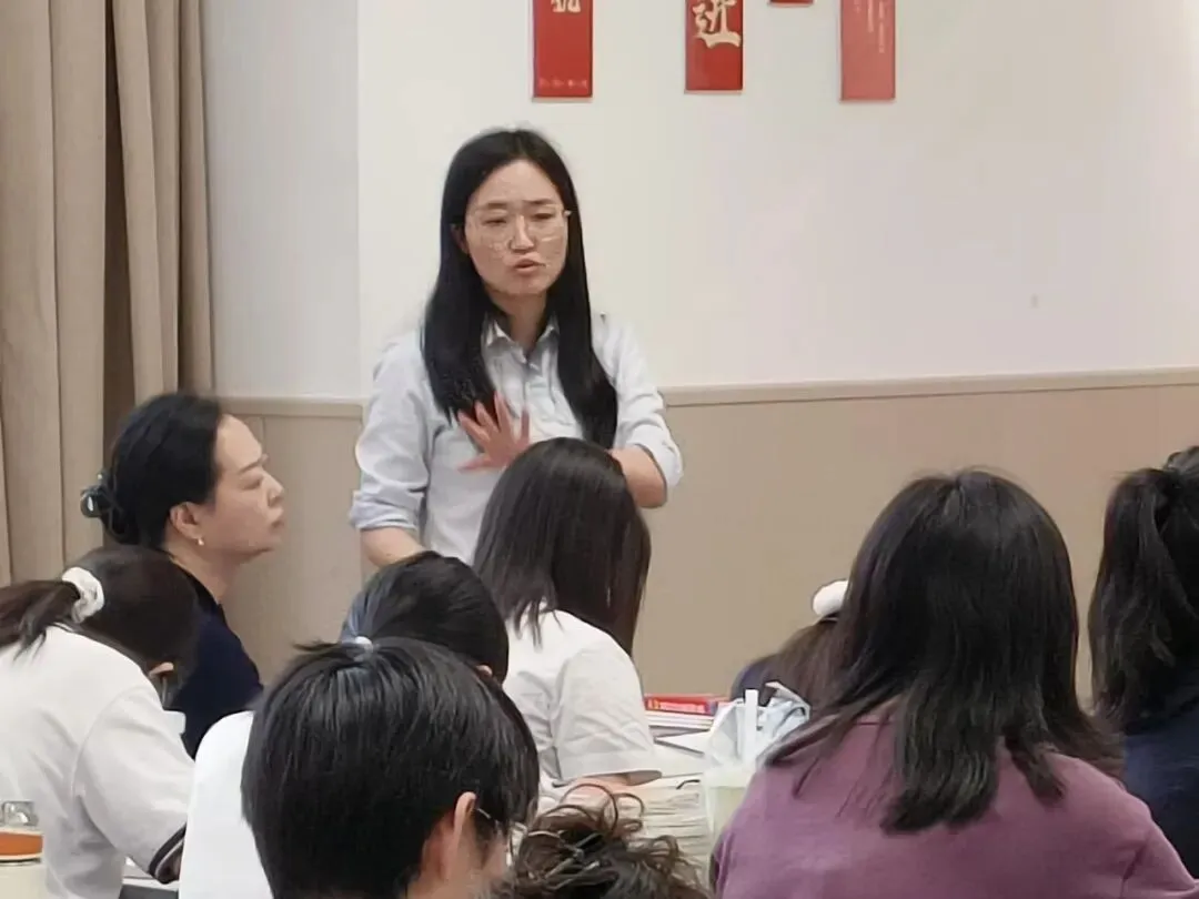 初一接住情绪,初三托住心态 ——初一初三家长会,给家长两套陪伴答案-第14张图片-四季读书网 初一接住情绪,初三托住心态 ——初一初三家长会,给家长两套陪伴答案-第14张图片-四季读书网
