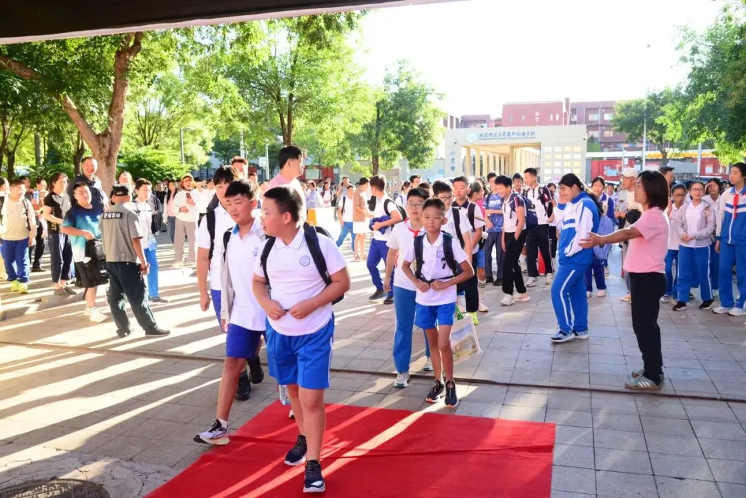 扬帆启新程 筑梦向未来| 初一年级入学教育暨习惯养成月系列活动-第8张图片-四季读书网