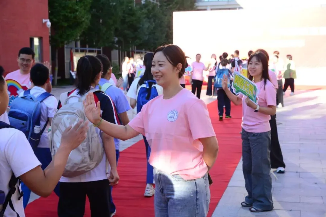 扬帆启新程 筑梦向未来| 初一年级入学教育暨习惯养成月系列活动-第17张图片-四季读书网