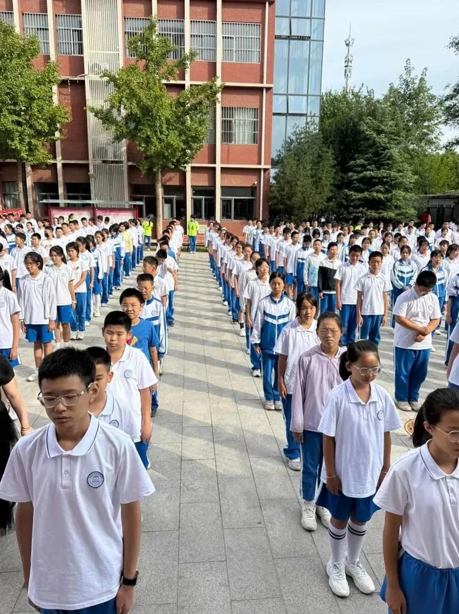 扬帆启新程 筑梦向未来| 初一年级入学教育暨习惯养成月系列活动-第33张图片-四季读书网