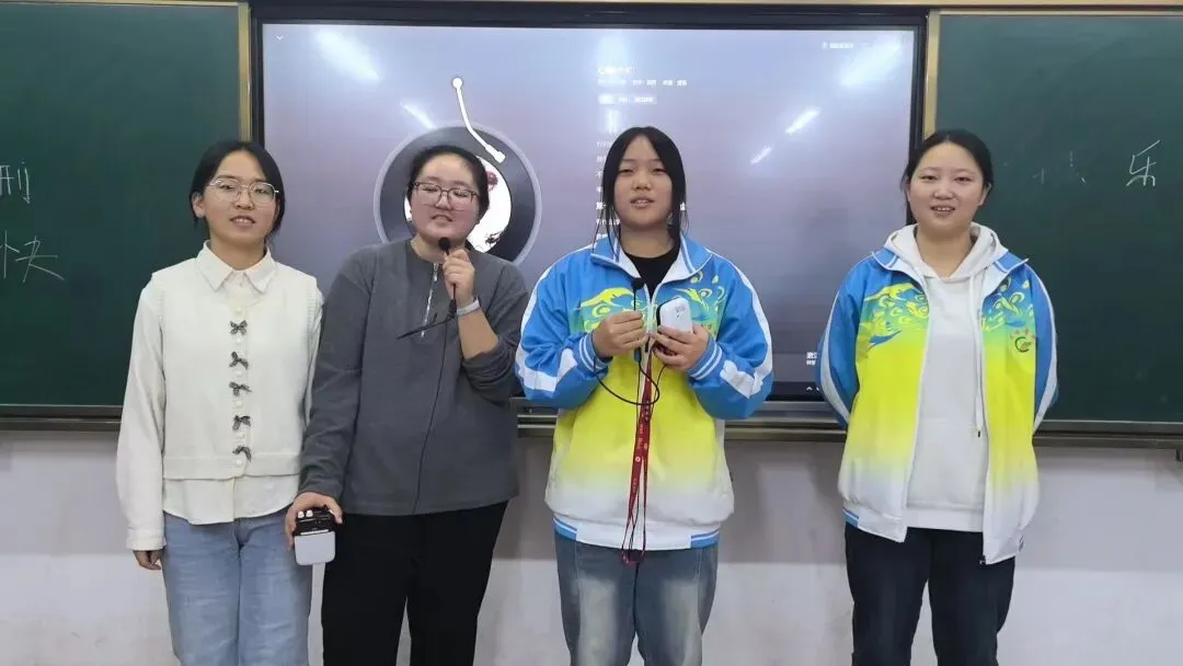 月满中秋,情满校园!成功高考六校师生在校欢度中秋佳节-第13张图片-四季读书网 月满中秋,情满校园!成功高考六校师生在校欢度中秋佳节-第13张图片-四季读书网