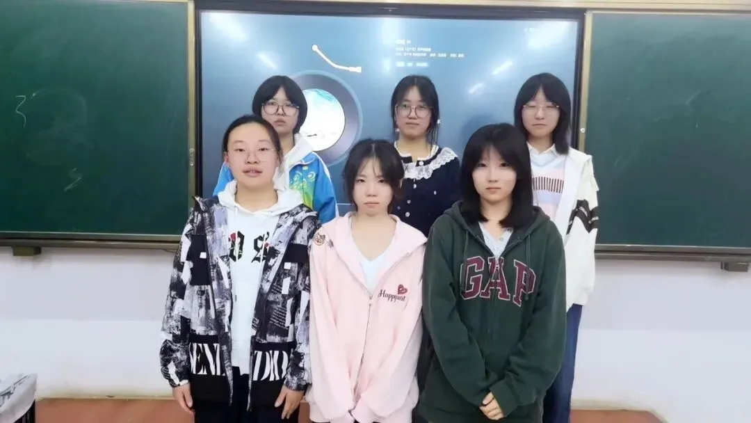 月满中秋,情满校园!成功高考六校师生在校欢度中秋佳节-第23张图片-四季读书网 月满中秋,情满校园!成功高考六校师生在校欢度中秋佳节-第23张图片-四季读书网