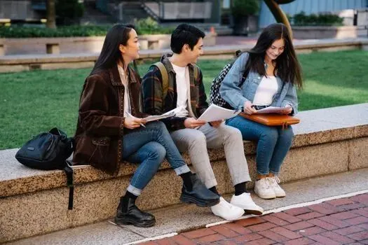 高考选日语真的没学校可报吗 这些院校都敞开大门等你来-第2张图片-四季读书网