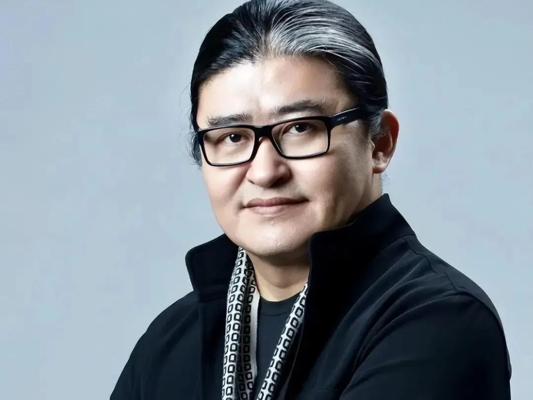 2027年高考作文热点人物素材:刘欢——从“国民歌者”到“讲台先生”,一个被严重低估的思辨素材-第1张图片-四季读书网 2027年高考作文热点人物素材:刘欢——从“国民歌者”到“讲台先生”,一个被严重低估的思辨素材-第1张图片-四季读书网