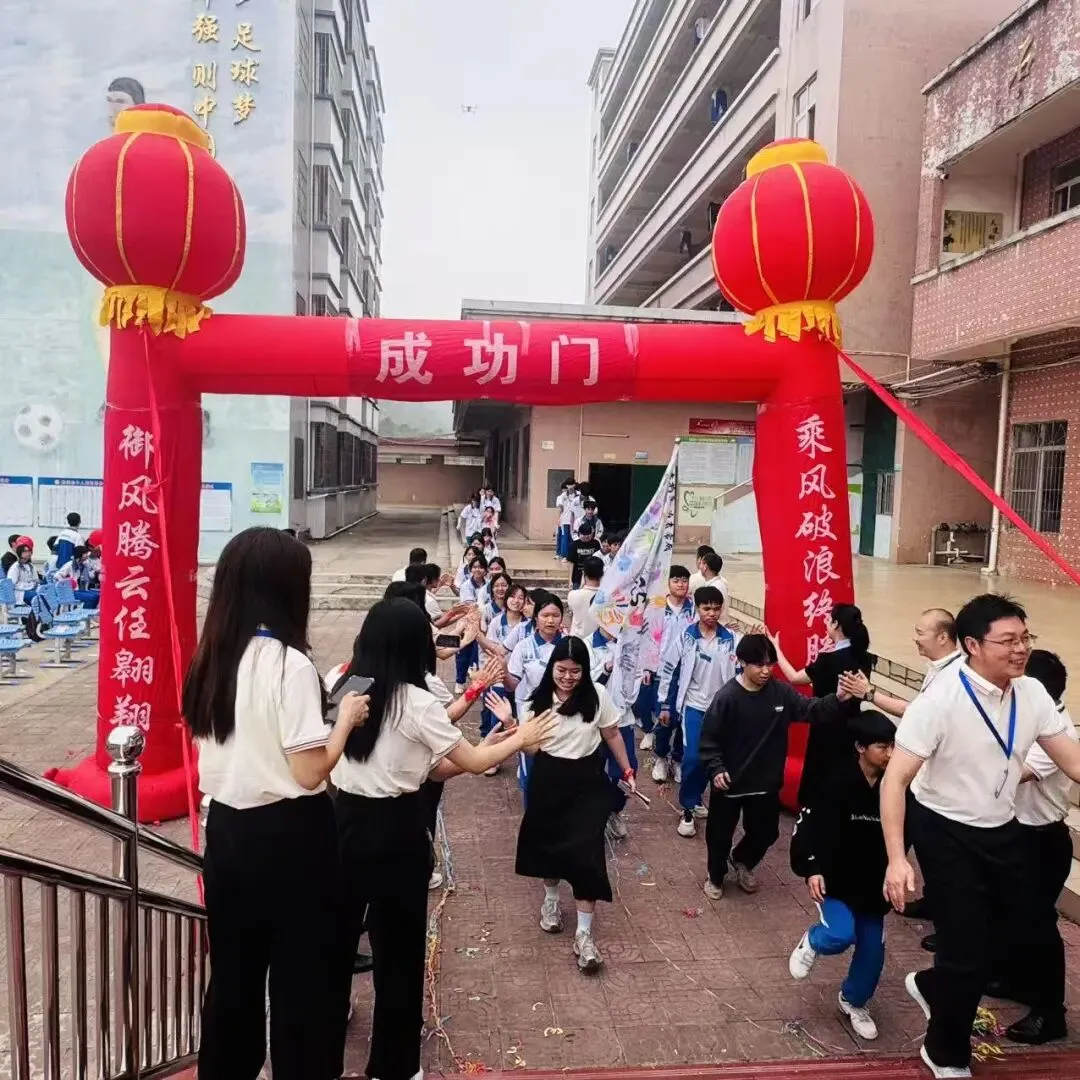 【诗歌】九(7)班 陈锐|中考-第1张图片-四季读书网