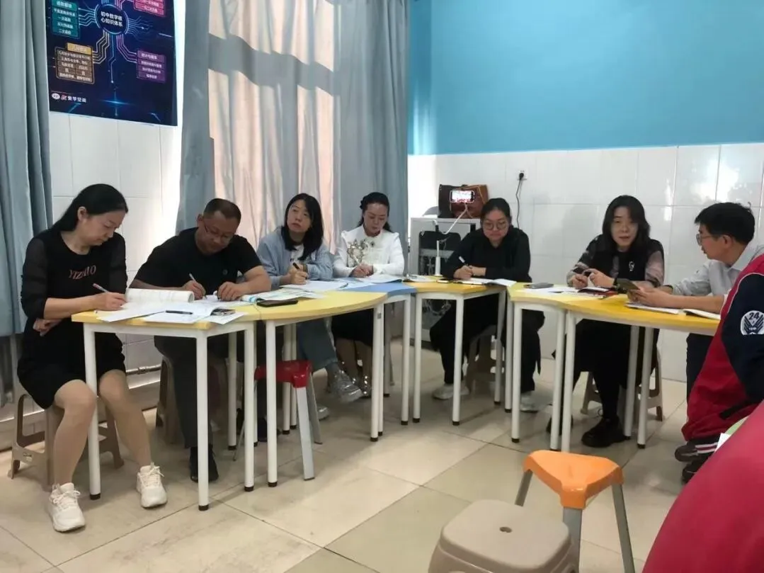 校际共建聚合力,初三备考启新篇——记包头市第五十一中学与呼和浩特市第十六中学教育集团开展备考研讨交流活动-第16张图片-四季读书网 校际共建聚合力,初三备考启新篇——记包头市第五十一中学与呼和浩特市第十六中学教育集团开展备考研讨交流活动-第16张图片-四季读书网