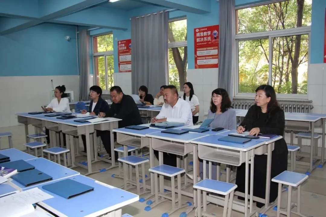 校际共建聚合力,初三备考启新篇——记包头市第五十一中学与呼和浩特市第十六中学教育集团开展备考研讨交流活动-第22张图片-四季读书网 校际共建聚合力,初三备考启新篇——记包头市第五十一中学与呼和浩特市第十六中学教育集团开展备考研讨交流活动-第22张图片-四季读书网
