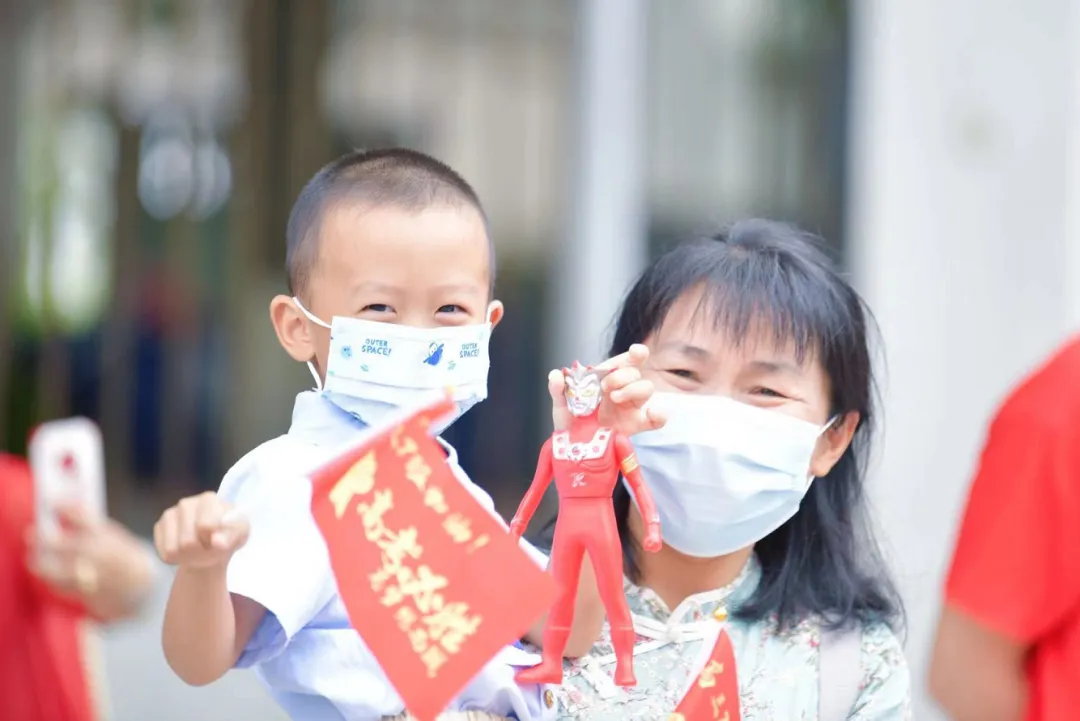 直击高考首日!暖!-第5张图片-四季读书网