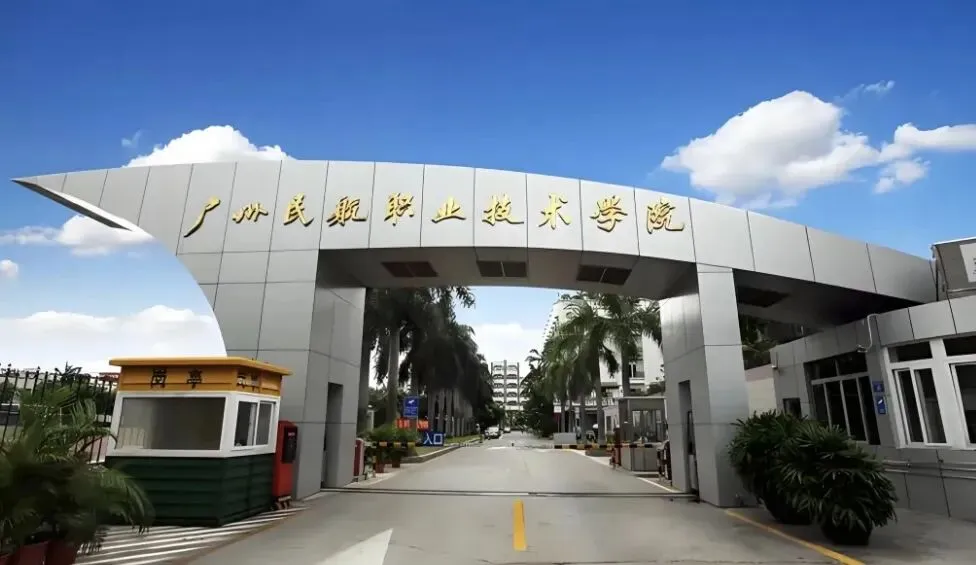 高考400多分,侄女放弃民办本科选了公办大专,一年后全家才懂她-第3张图片-四季读书网