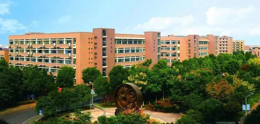 助力高考 | 浙江工业职业技术学院与你同筑梦,伴前行,速戳了解历年录取情况!-第4张图片-四季读书网