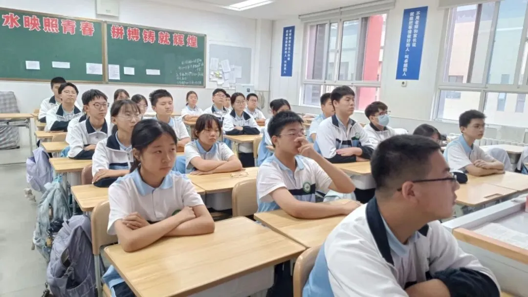 强国有我 决胜中考 ——西安市经开第五中学九年级国庆励志演讲大赛-第6张图片-四季读书网 强国有我 决胜中考 ——西安市经开第五中学九年级国庆励志演讲大赛-第6张图片-四季读书网