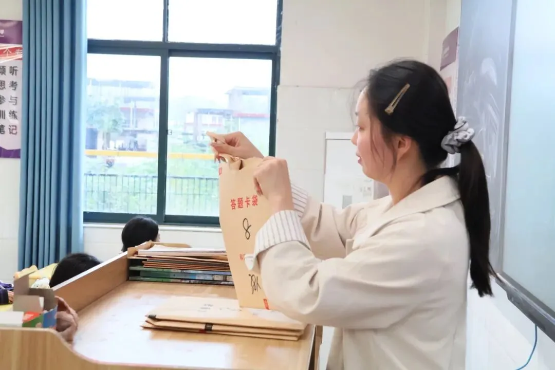 对标高考 以考砺行|衡辰中学高标准开展常态化标准化月考-第18张图片-四季读书网