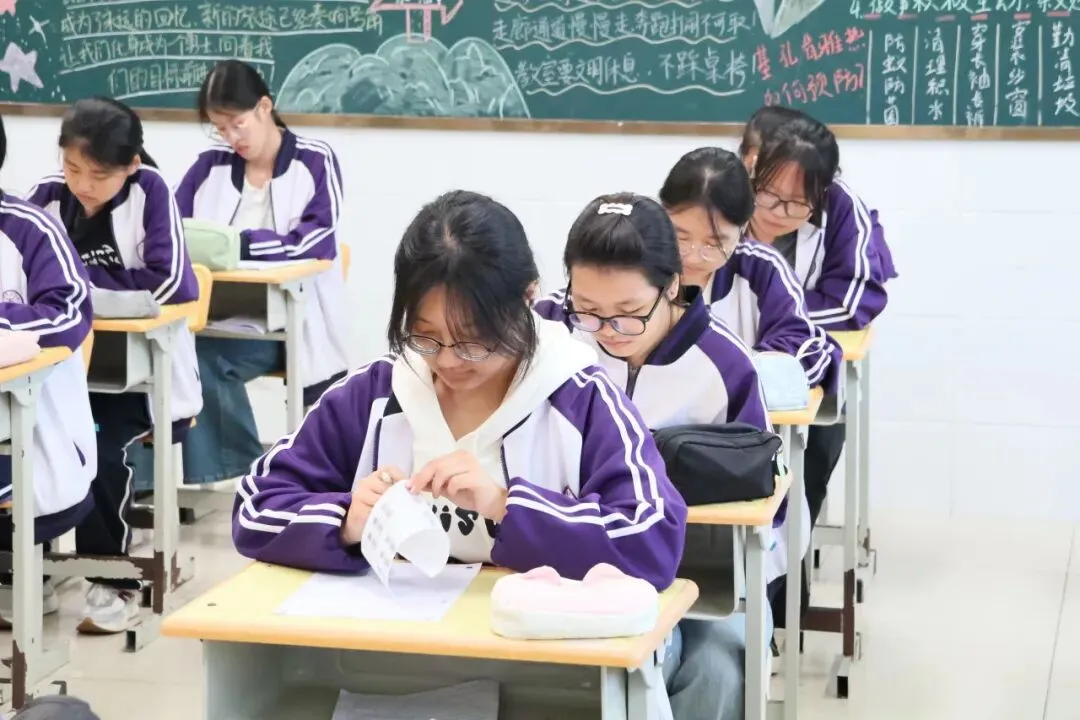 对标高考 以考砺行|衡辰中学高标准开展常态化标准化月考-第24张图片-四季读书网