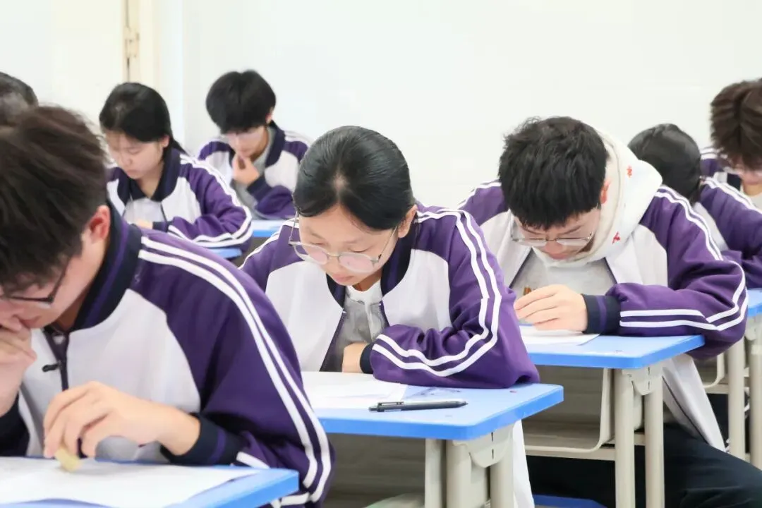 对标高考 以考砺行|衡辰中学高标准开展常态化标准化月考-第27张图片-四季读书网
