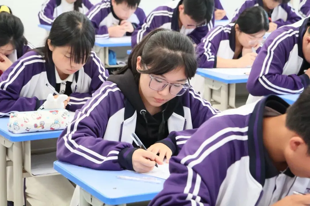 对标高考 以考砺行|衡辰中学高标准开展常态化标准化月考-第28张图片-四季读书网