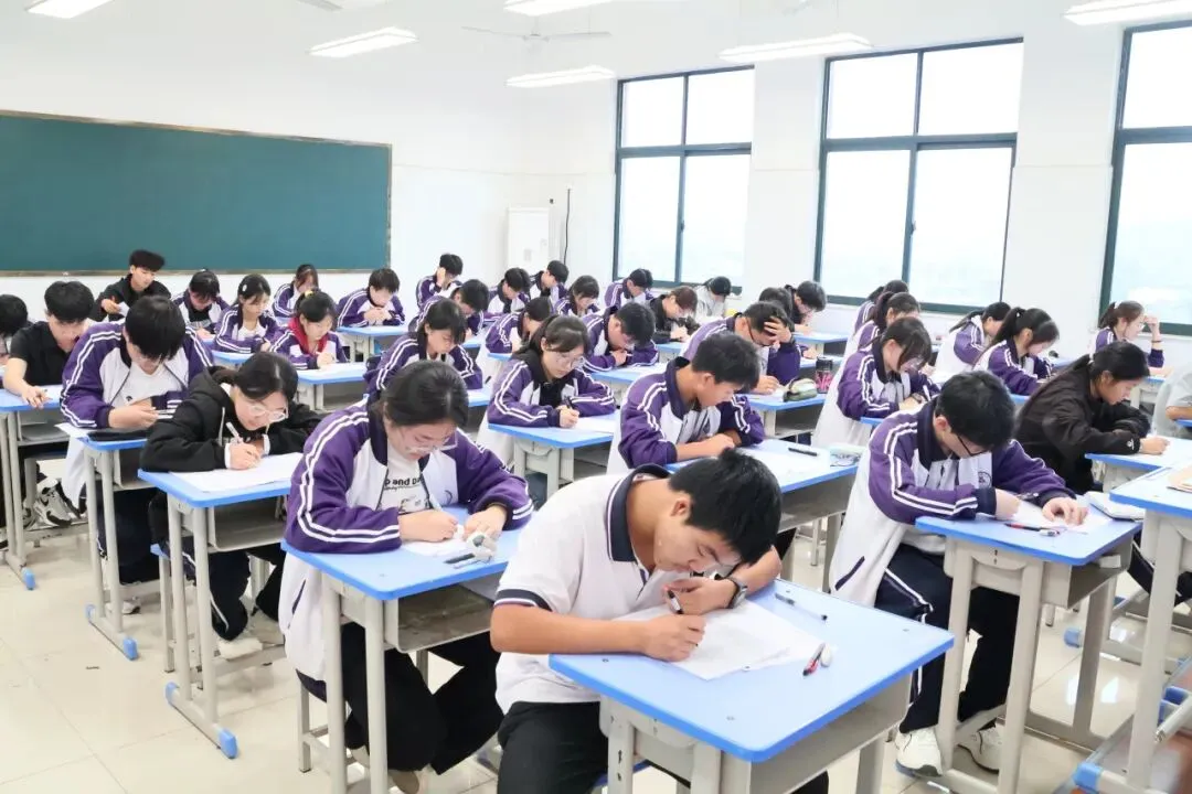 对标高考 以考砺行|衡辰中学高标准开展常态化标准化月考-第29张图片-四季读书网