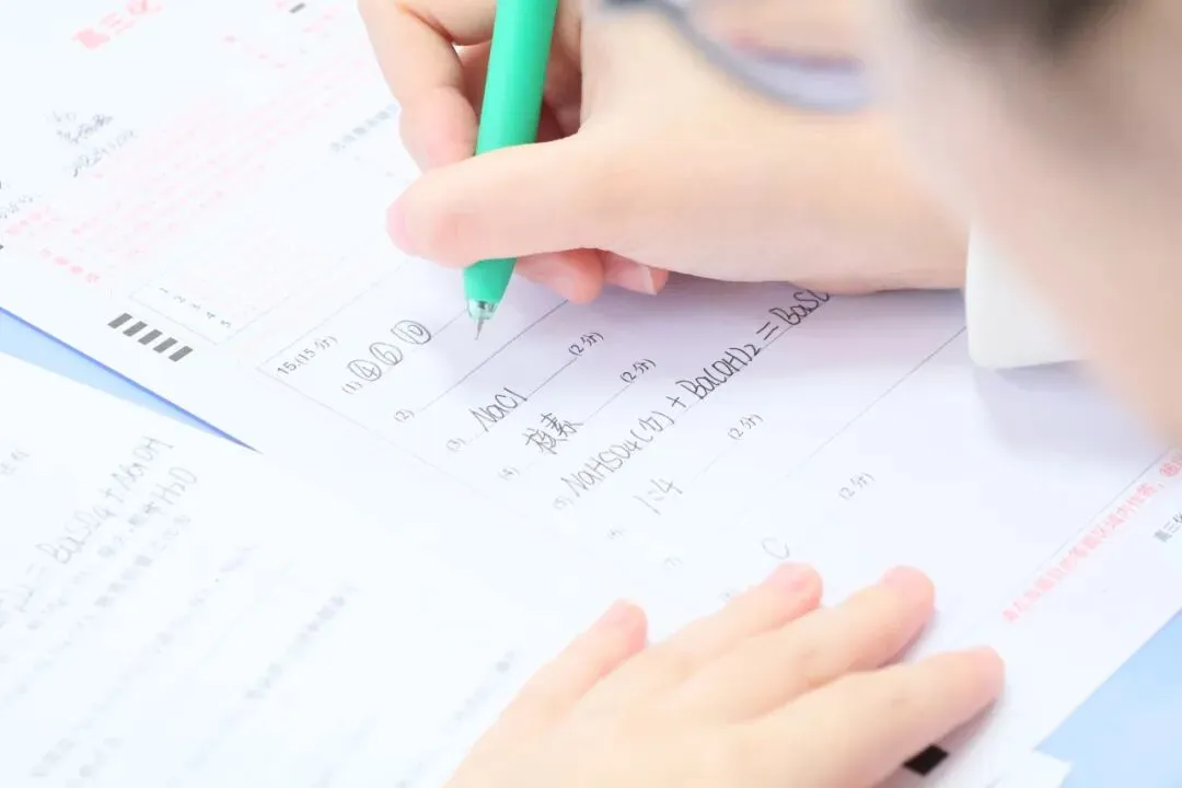 对标高考 以考砺行|衡辰中学高标准开展常态化标准化月考-第31张图片-四季读书网