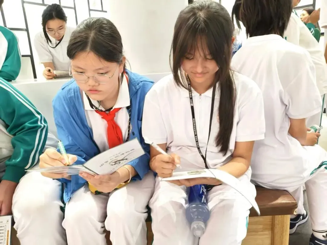 初二年级丨探秘自然天地 探寻生命奥秘——青梧年级国家自然博物馆研学活动侧记-第14张图片-四季读书网