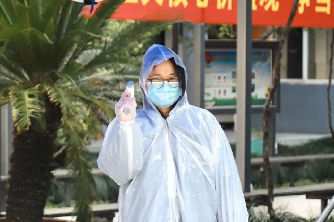 现场直击 | 浙江高三初三开学啦!有个家长激动地说…-第12张图片-四季读书网 现场直击 | 浙江高三初三开学啦!有个家长激动地说…-第12张图片-四季读书网