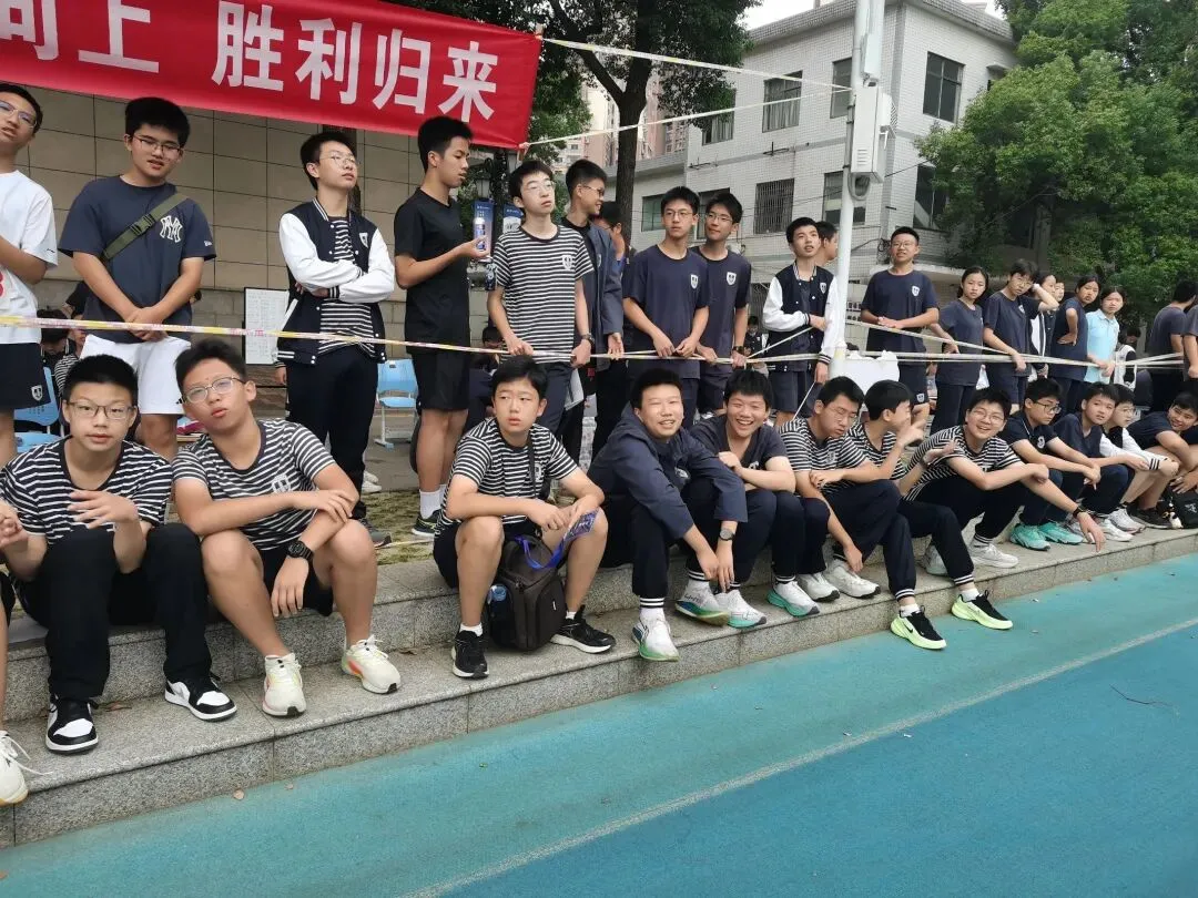 更高的梦想 加速的初三——长外第26届运动会C2415班掠影-第5张图片-四季读书网 更高的梦想 加速的初三——长外第26届运动会C2415班掠影-第5张图片-四季读书网