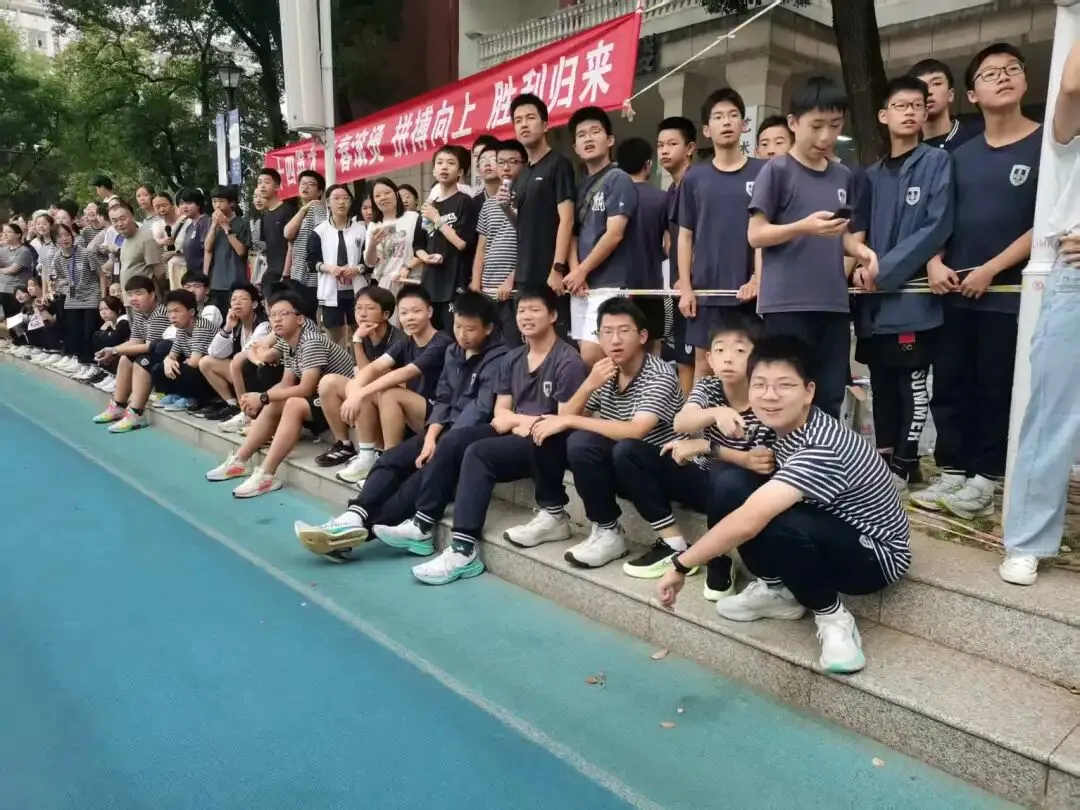 更高的梦想 加速的初三——长外第26届运动会C2415班掠影-第6张图片-四季读书网 更高的梦想 加速的初三——长外第26届运动会C2415班掠影-第6张图片-四季读书网