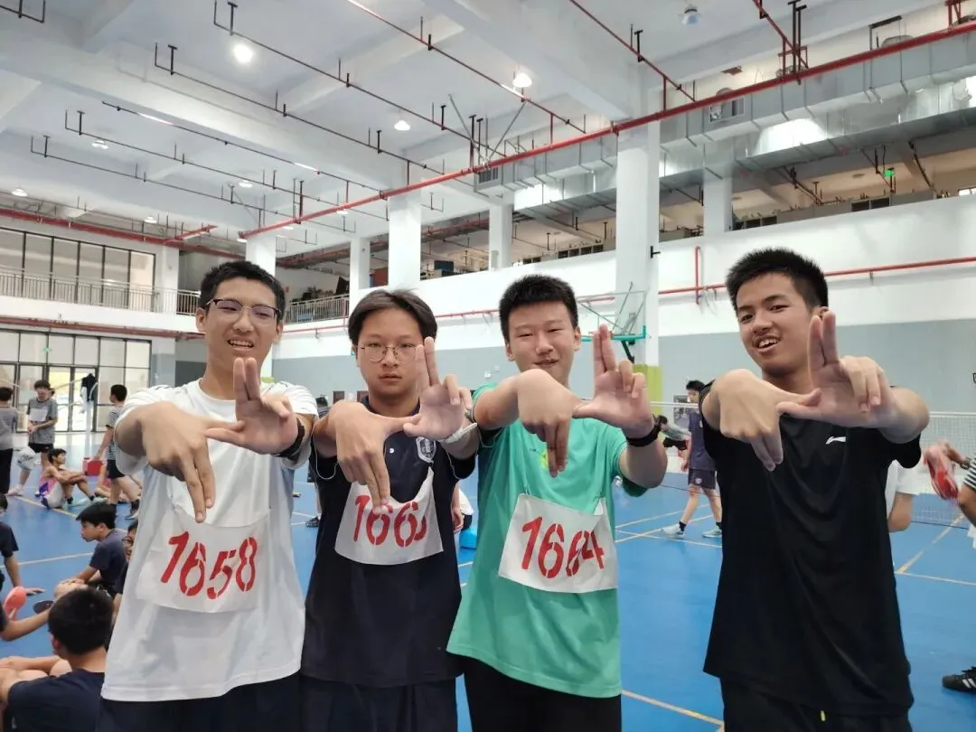 更高的梦想 加速的初三——长外第26届运动会C2415班掠影-第8张图片-四季读书网 更高的梦想 加速的初三——长外第26届运动会C2415班掠影-第8张图片-四季读书网
