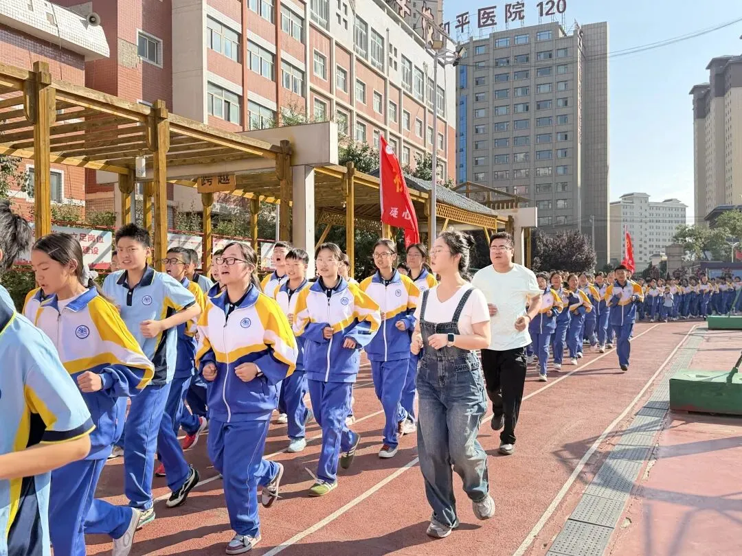 热血赛场展风采,青春拼搏勇争先——初三年级开展篮球对抗赛-第46张图片-四季读书网