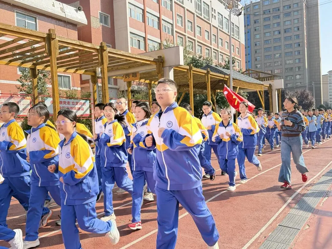 热血赛场展风采,青春拼搏勇争先——初三年级开展篮球对抗赛-第50张图片-四季读书网