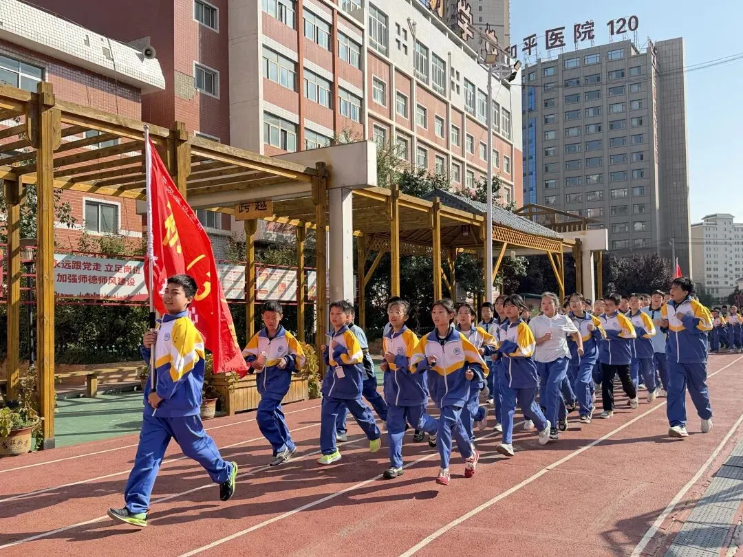 热血赛场展风采,青春拼搏勇争先——初三年级开展篮球对抗赛-第54张图片-四季读书网