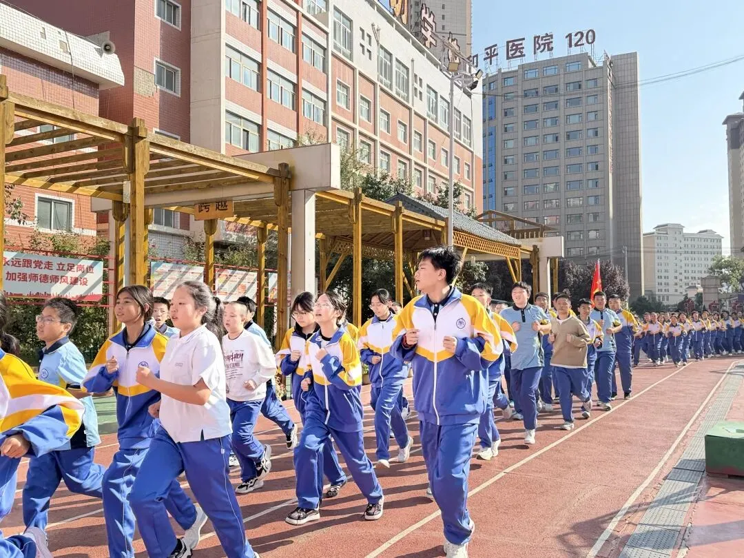 热血赛场展风采,青春拼搏勇争先——初三年级开展篮球对抗赛-第55张图片-四季读书网