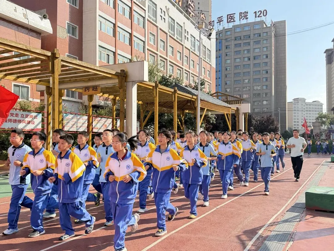 热血赛场展风采,青春拼搏勇争先——初三年级开展篮球对抗赛-第58张图片-四季读书网