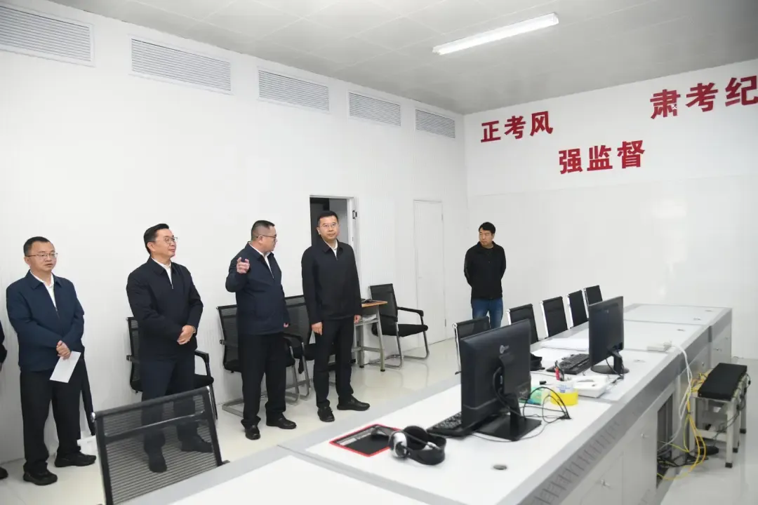 赵国良马忠俊开展“六一”慰问并调研高考备考工作-第4张图片-四季读书网