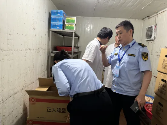 【经开动态】全程护航“高考季” 奋力答好“食安卷”-第8张图片-四季读书网