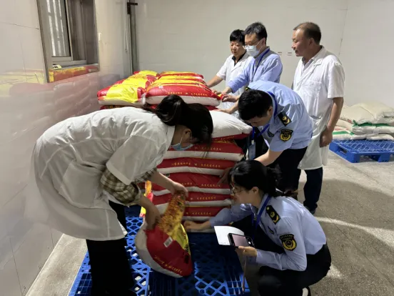 【经开动态】全程护航“高考季” 奋力答好“食安卷”-第9张图片-四季读书网