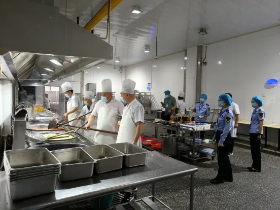 【经开动态】全程护航“高考季” 奋力答好“食安卷”-第17张图片-四季读书网