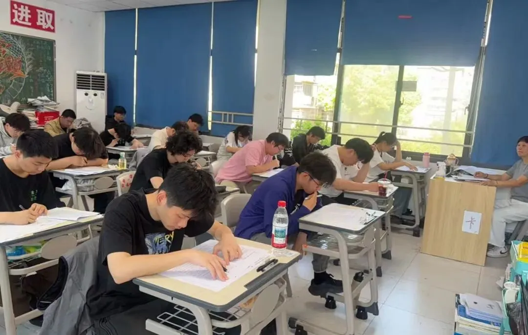南京新东方高考全年班&艺考全托班三模今日开考!-第19张图片-四季读书网