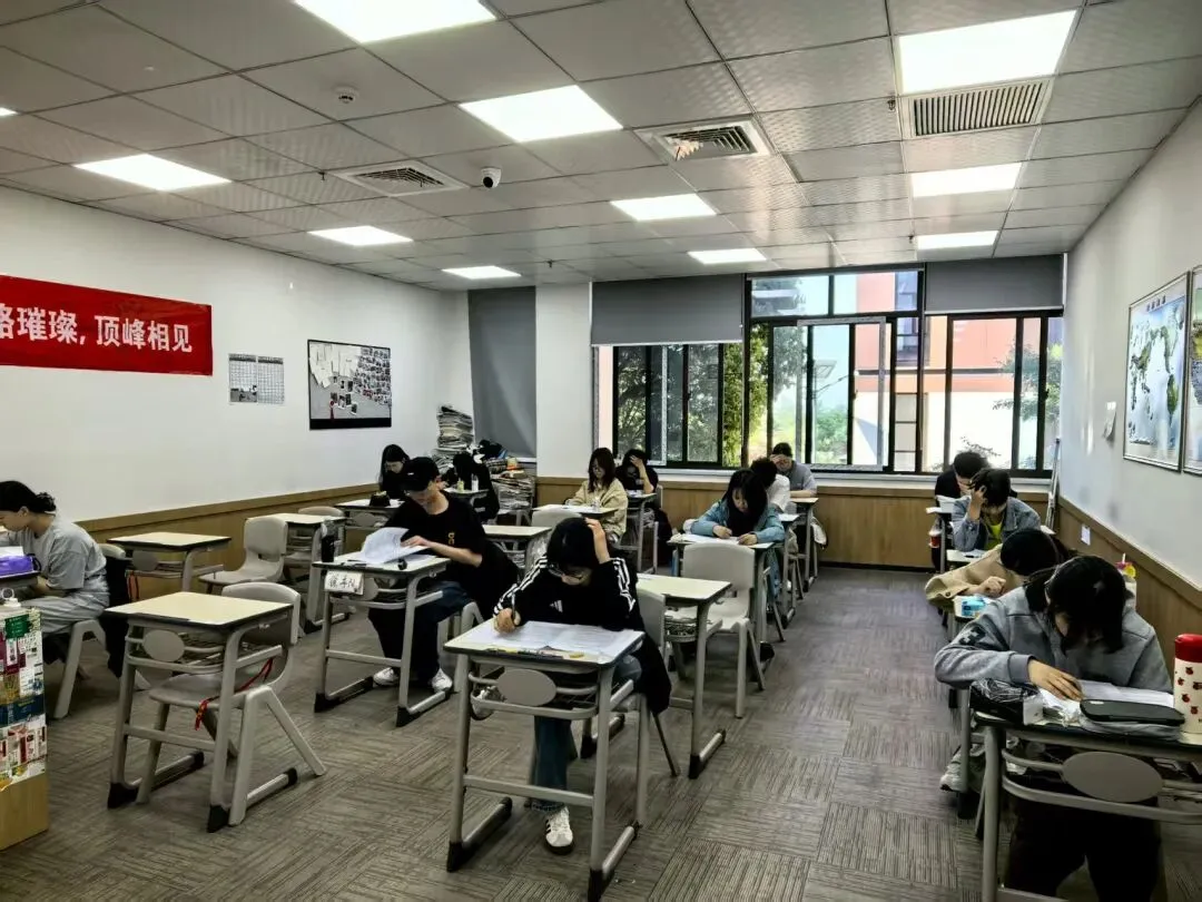 南京新东方高考全年班&艺考全托班三模今日开考!-第22张图片-四季读书网
