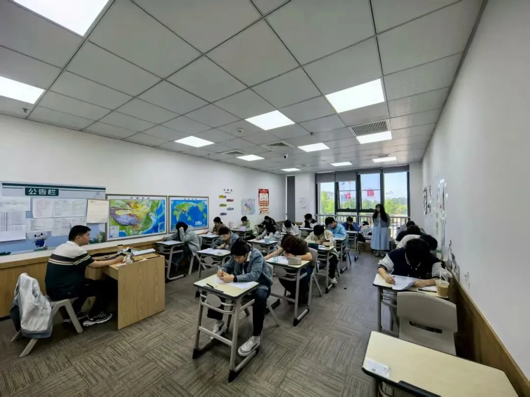 南京新东方高考全年班&艺考全托班三模今日开考!-第25张图片-四季读书网