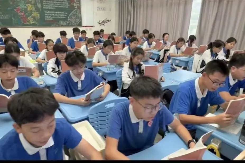 初三少年,步履不停|910班成长记(一)-第28张图片-四季读书网