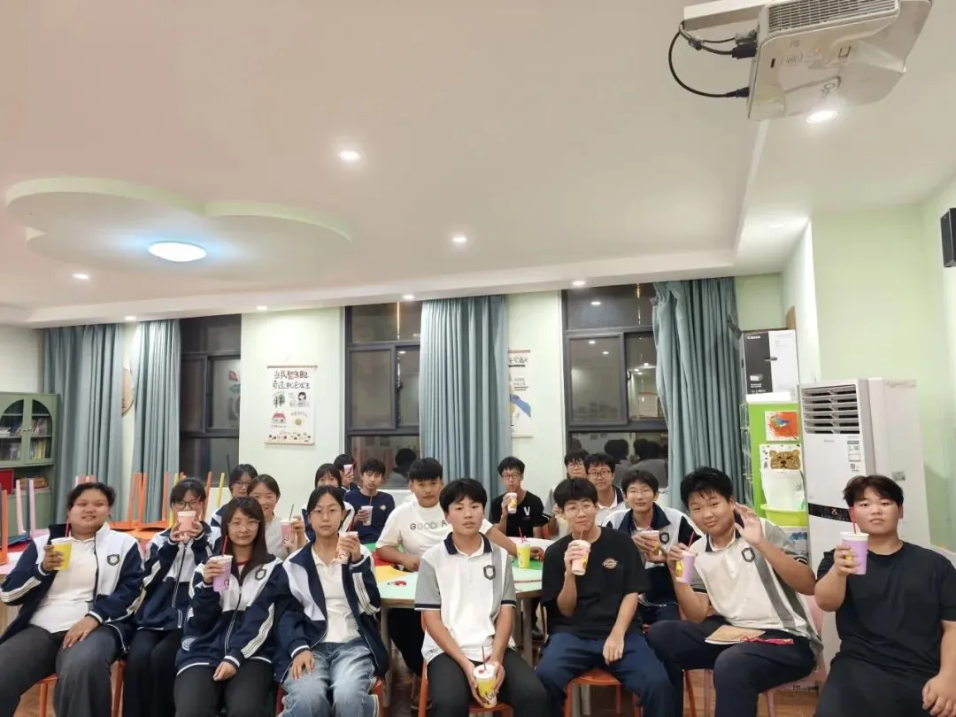 暖心护航,衔接成长——郑西一中初三原班主任与高一留校生座谈会圆满开展-第9张图片-四季读书网 暖心护航,衔接成长——郑西一中初三原班主任与高一留校生座谈会圆满开展-第9张图片-四季读书网